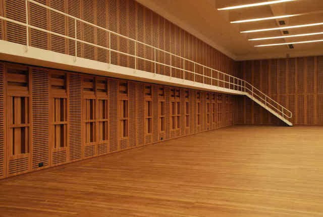 Sala y revestimiento acustico en madera del Teatro Colon